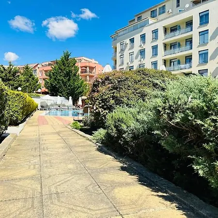 какао с басейн плаж